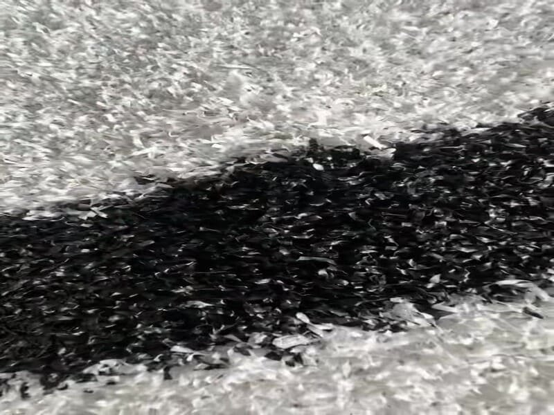 Comparison of PU vs Latex backing reaction to water